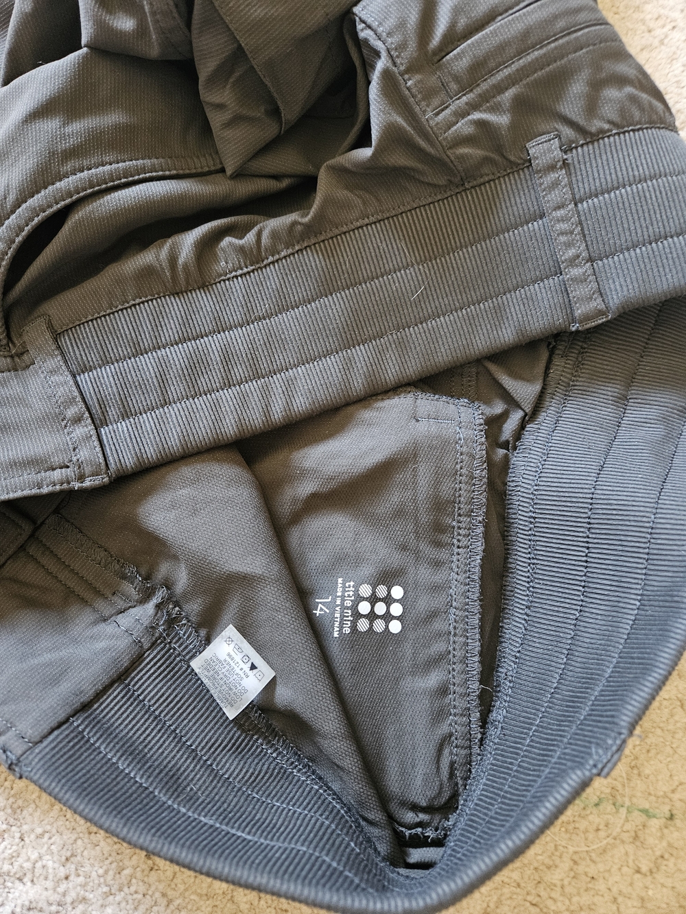 Title Nine Women's Army Dark Green Cargo Pants Size 14 - Picture 3 of 4
